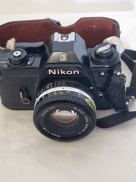 NIKON-EM тяло и два броя обективи и филтър