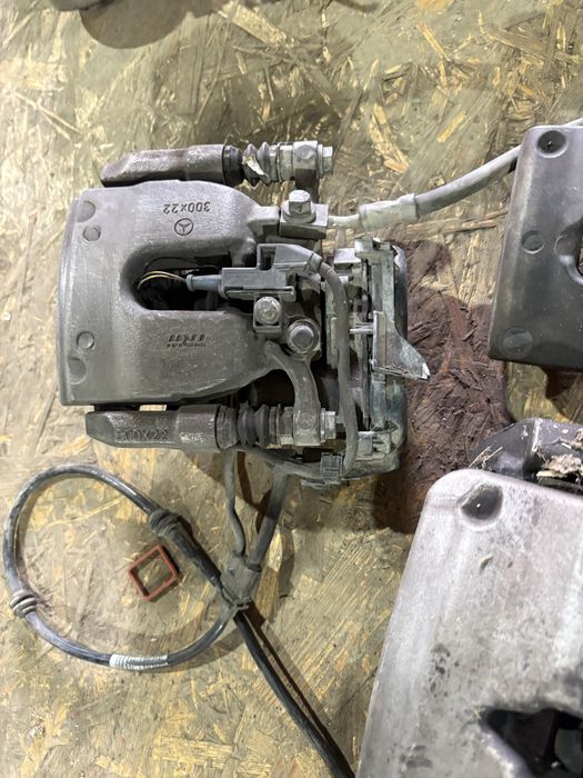 Mercedes w213 2.2cdi 194кс 4matic Комби Спирачни Апарати Супорти