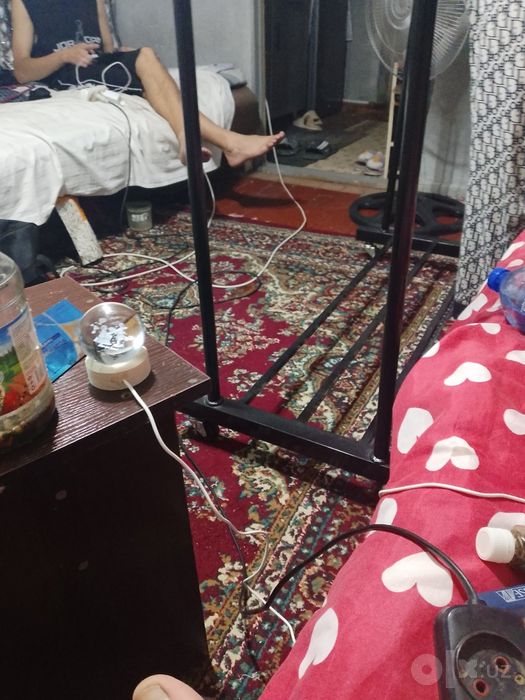 Вешалка с колесиками