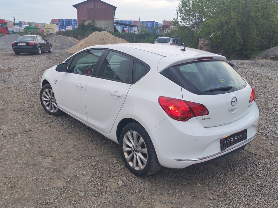 OPEL Astra 2013 — imagine 5