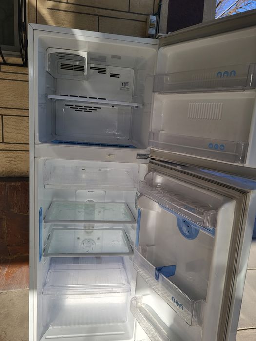 Холодильник Лж ноуфрост