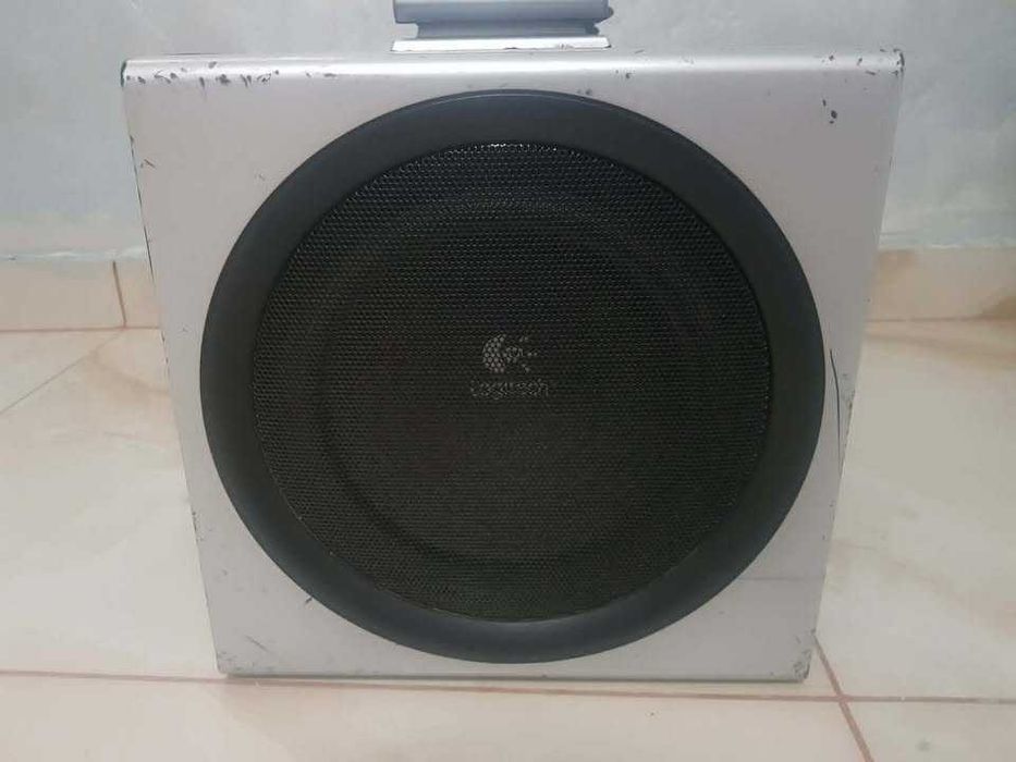 Subwoofer logitech Z 2300 / 200W RMS.