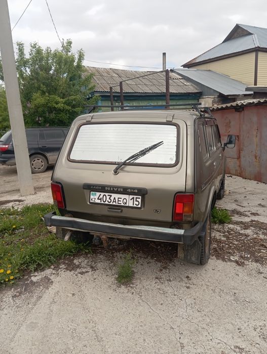 Продам ниву пяти дверку