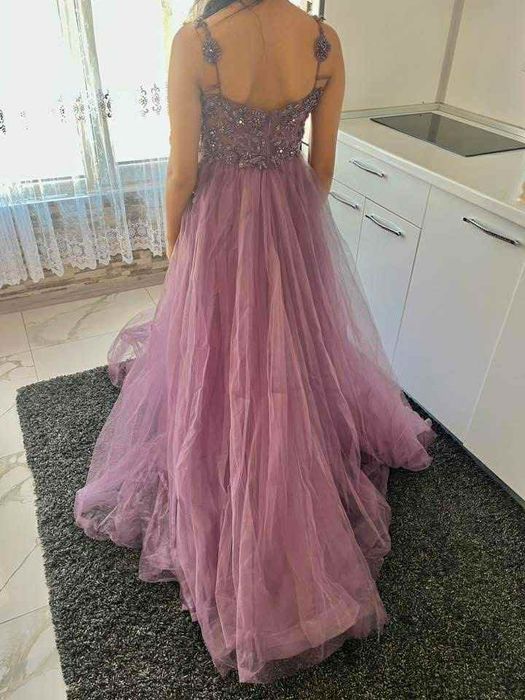 Лилава рокля офицялна!