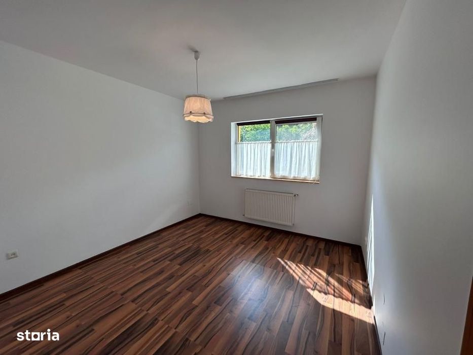 Apartament 3 camere cu curte de 65 mp si 2 parcari | Floresti