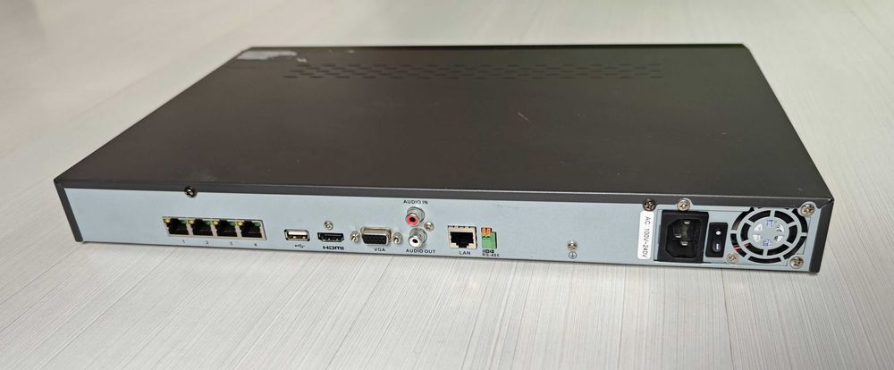 NVR Hikvision DS-7604NI-SE/P за 4 IP камери