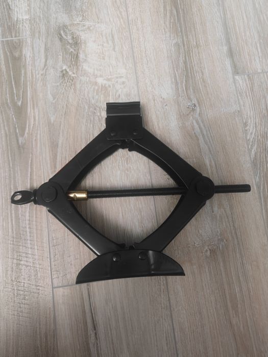 Домкрат новый не использовалиый Спарк, кобальт, жентра, лассети Яндекс