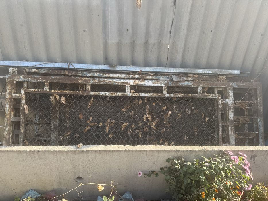 Железные варота, уголки