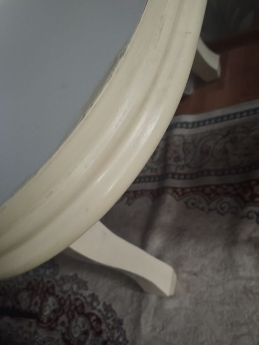 Продам стол для гостиной