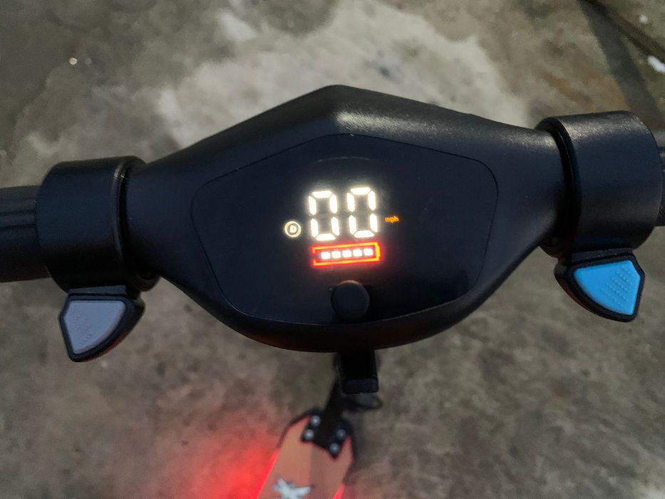 Trotinetă electrica pentru copii