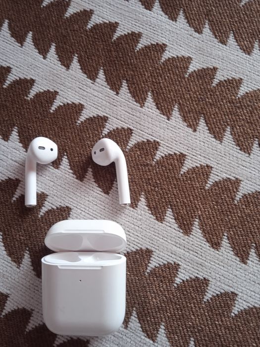 Продам наушники айрподс 2