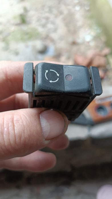 Продам Мерседес 190 запчасти