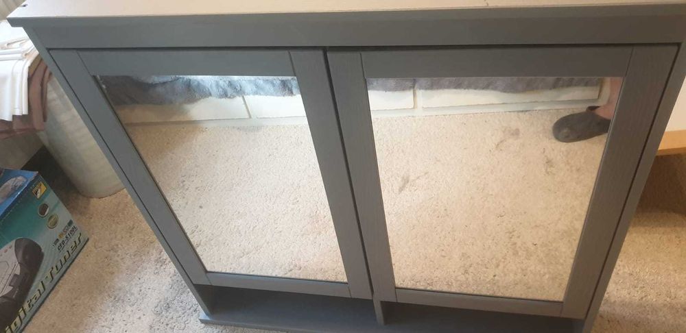 dulapior baie Hemnes gri