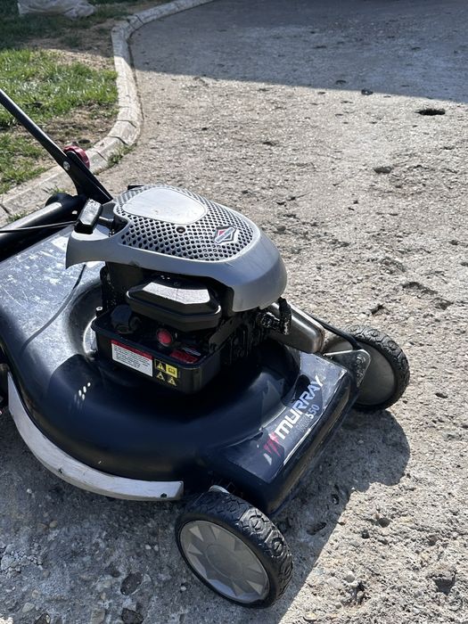 Coasa gazon cu tractiune impecabila