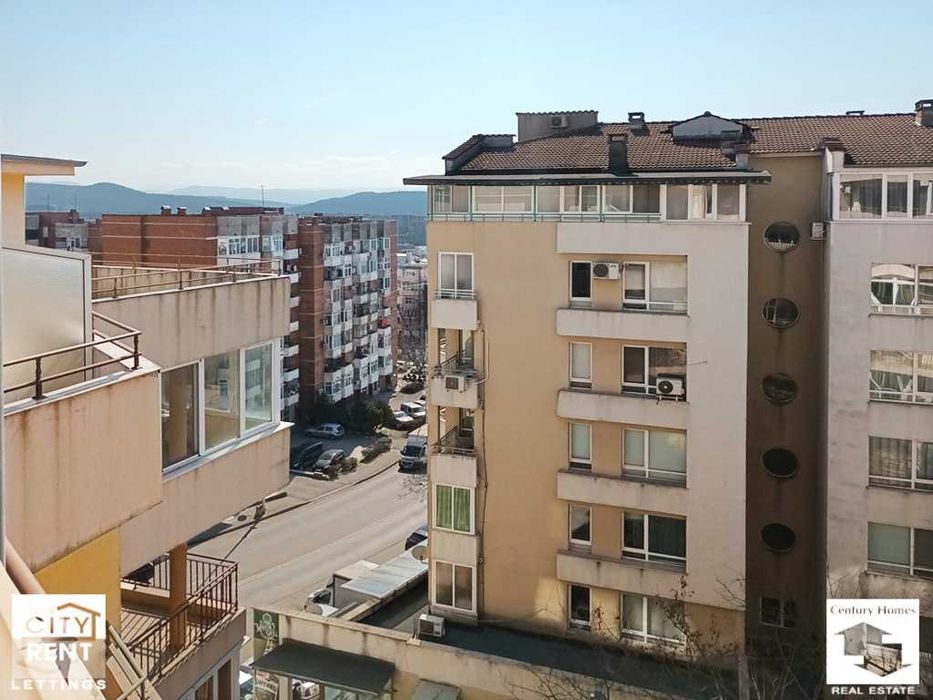 104988 Обзаведен тристаен апартамент в широкия център на В. Търново