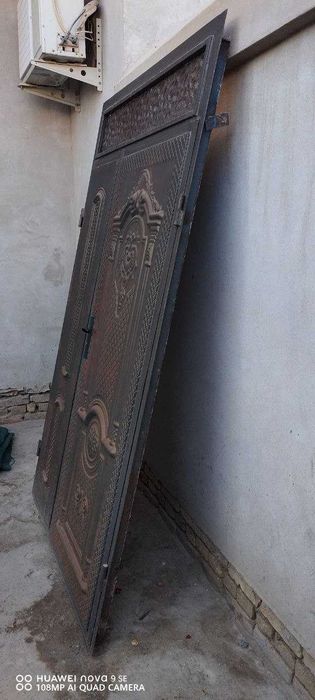Темир эшик сотилади.