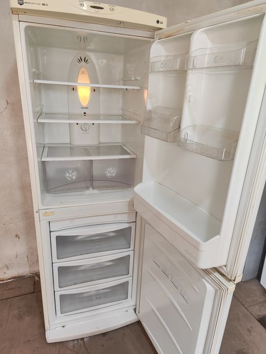 Холодильник рабочий