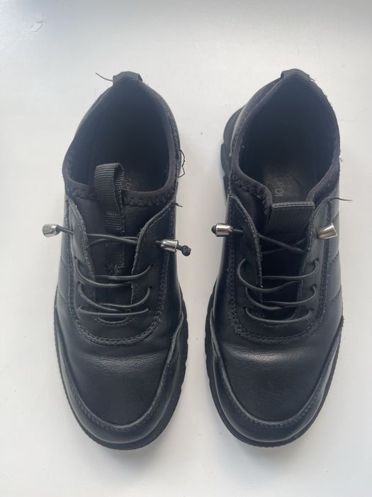 Туфли для мальчиков-школьников