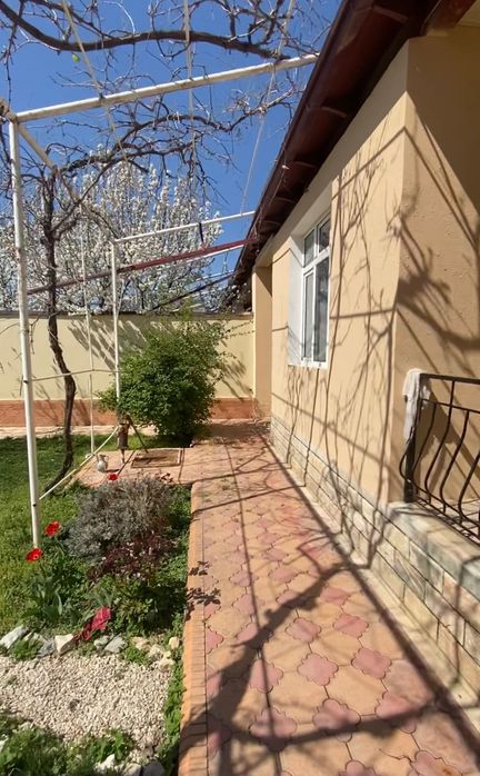 Коттедж сотилади 6 сотих ( Катта Кишлок, Жомбой )