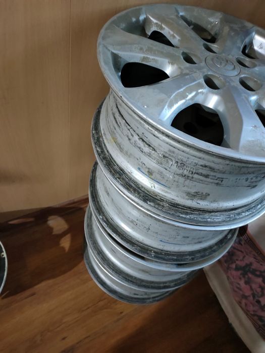 Продам диски на 16 оригинал