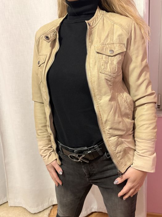 Яке Montes естествена кожа