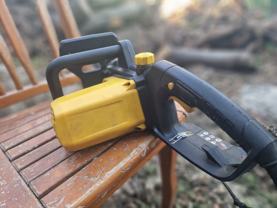 Продам электро-цепную пилу