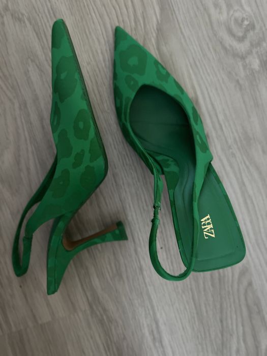 Туфли зара Яркие