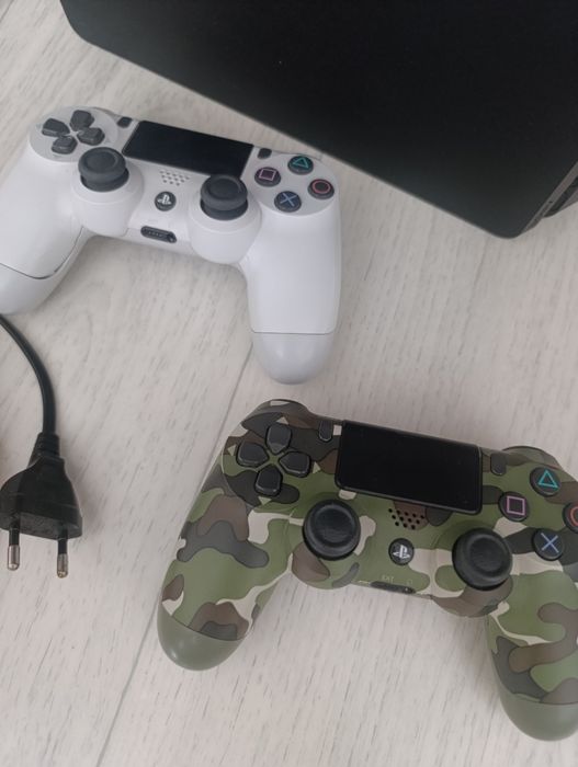 Playstation 4 Slim / Плестейшен 4 слим