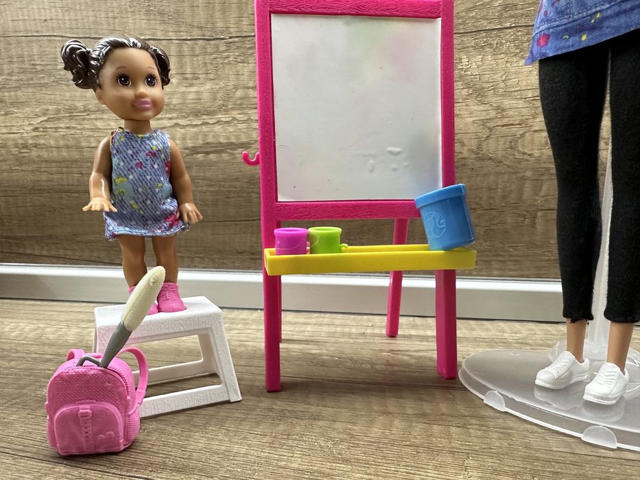 Барби и Челси художнички