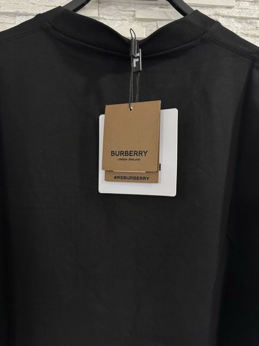 Tricou Burberry.