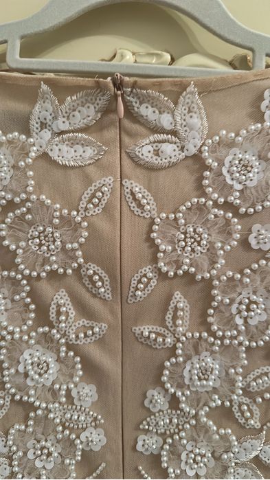 Rochie tip bijuterie cu perlute noua