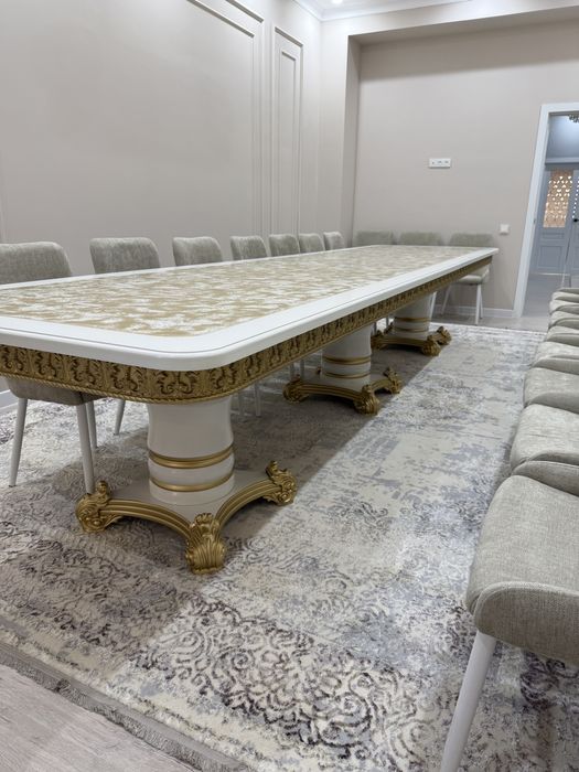 Новый стол красивый