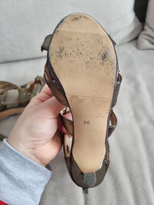 Sandale din piele cu toc