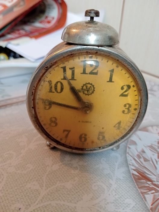 Ceas de masă  diferite modele