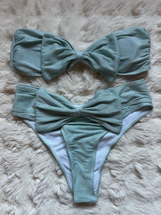 Costum de baie stralucitor cu funde