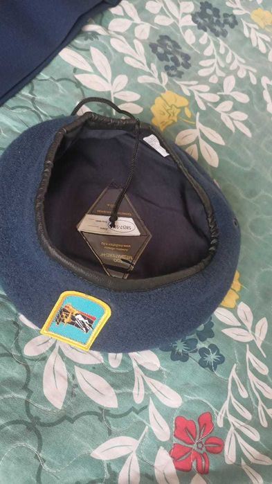 Военная форма:брюки,берет...