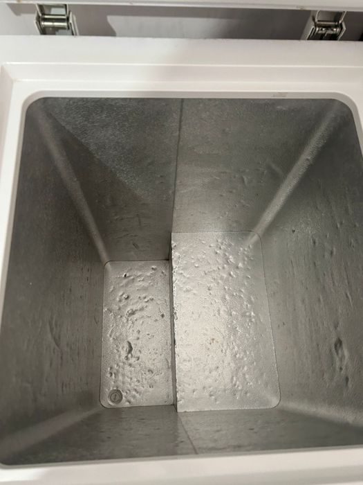 Продам морозильник почти новый.