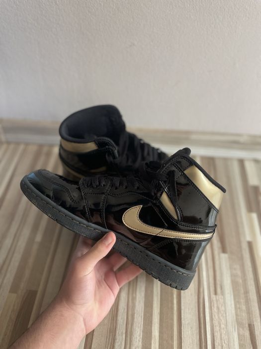 Jordan 1 Metallic Gold