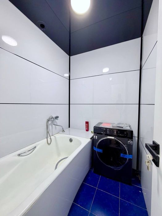 Чиланзар 13 2/2/4 комната зеркални балкон 1.5/3