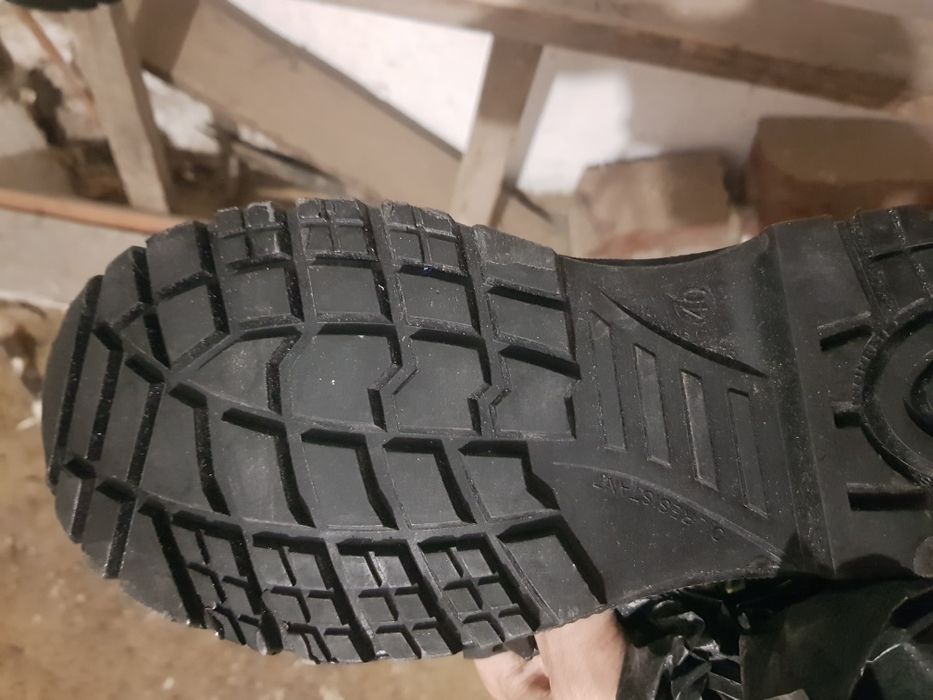 Берцы новые.            .