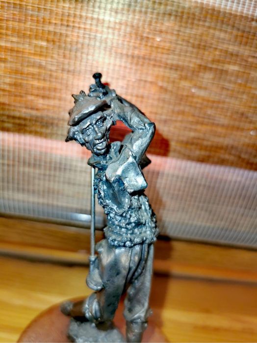 Фигура бронз играч на голф скулптура бронз дърво зелен плюш колекция