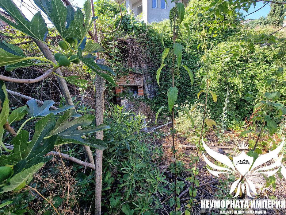 Продавам помещение/магазин/склад 30кв. и земя 50кв. в Асеновград