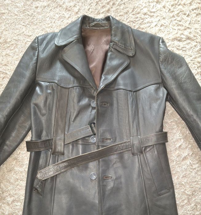 Haina lunga din piele naturala  marimea  50-52  nepurtata