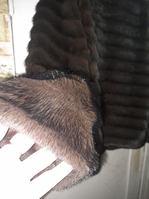 Продам шубу норковую.