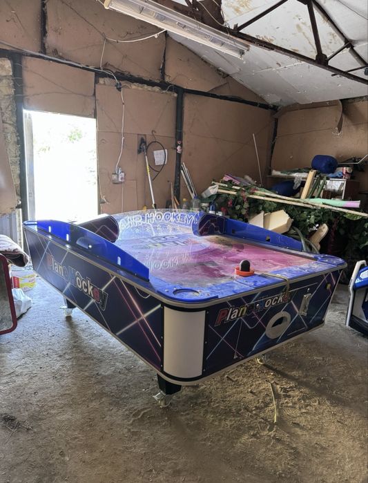 Игровой аппарат аэрохоккей