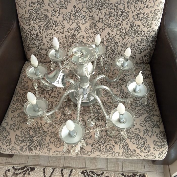 Люстра в идеальном состоянии