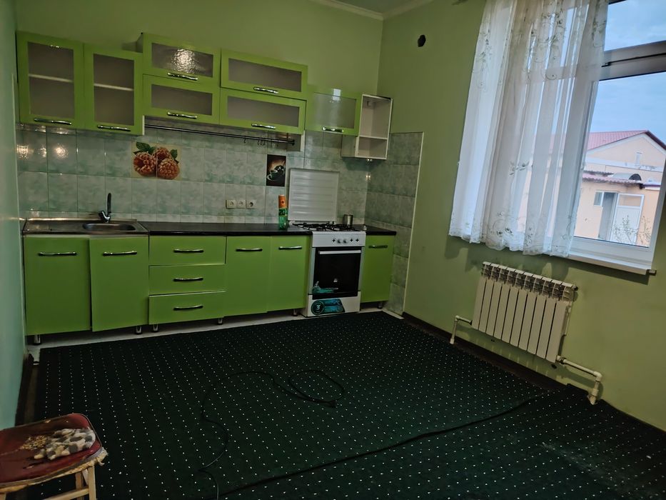 Ижарага Уй. Човкай тарафда наъмунали котедж