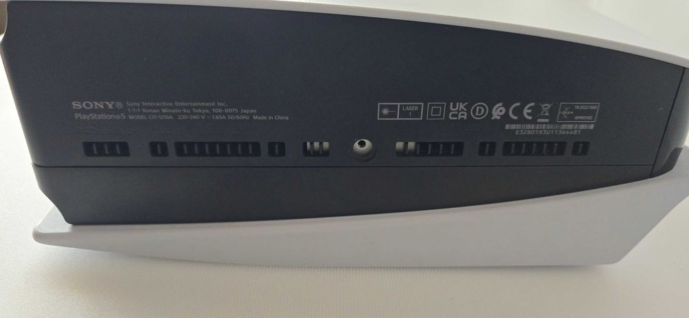 Реновирана конзола Sony Playstation 5 Disc, 825GB, 1 джойстик