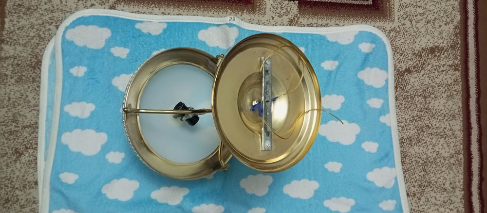 Продам рабочая люстру .