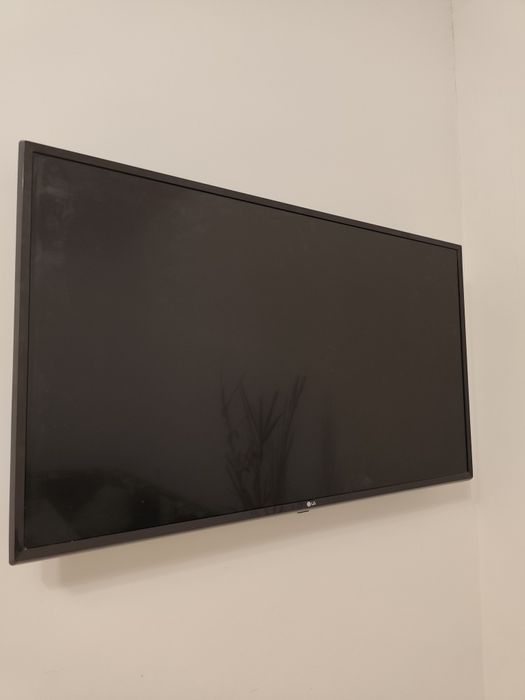 LG webOS TV UJ630V